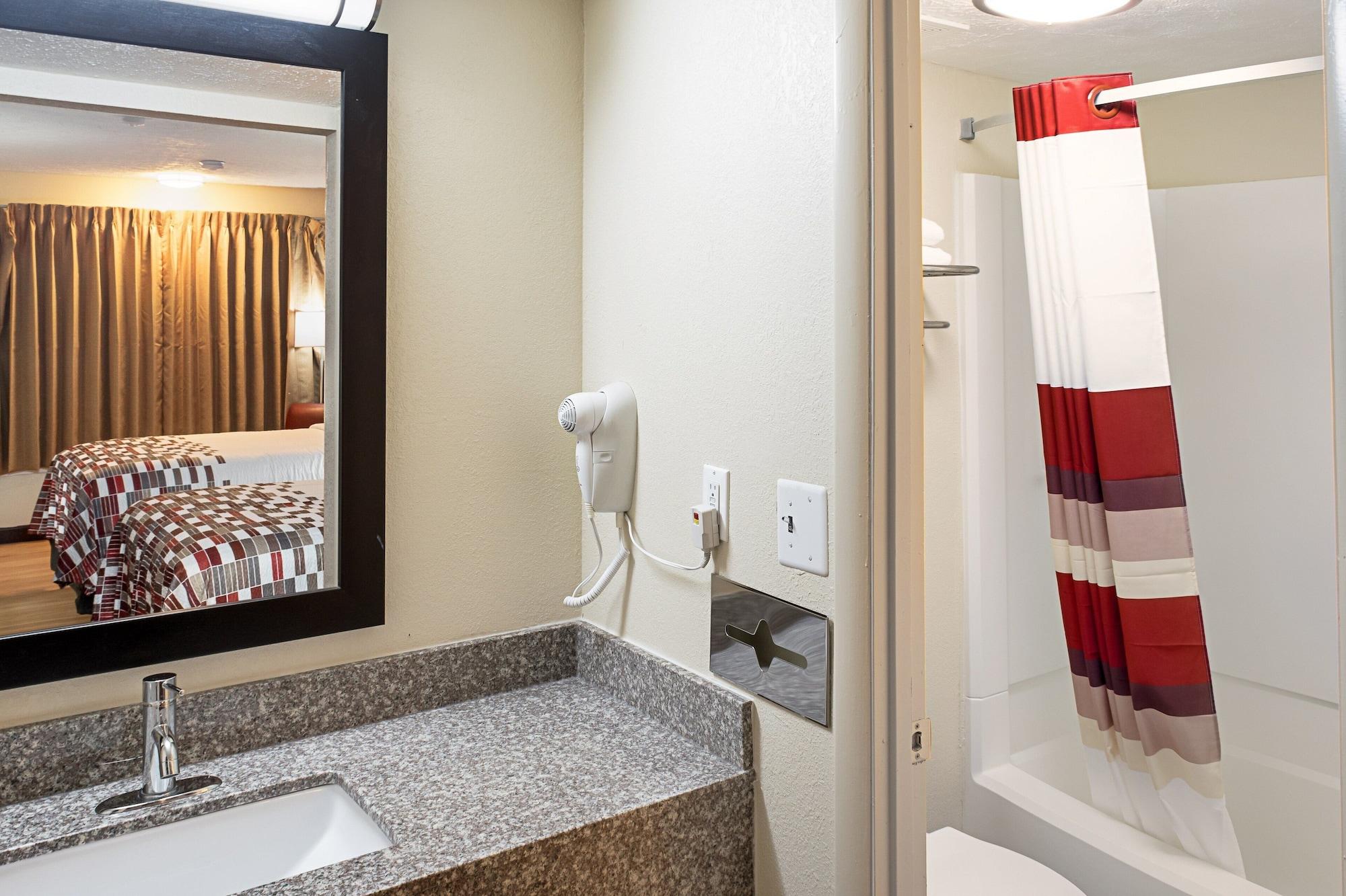 Red Roof Inn Indianapolis East Экстерьер фото