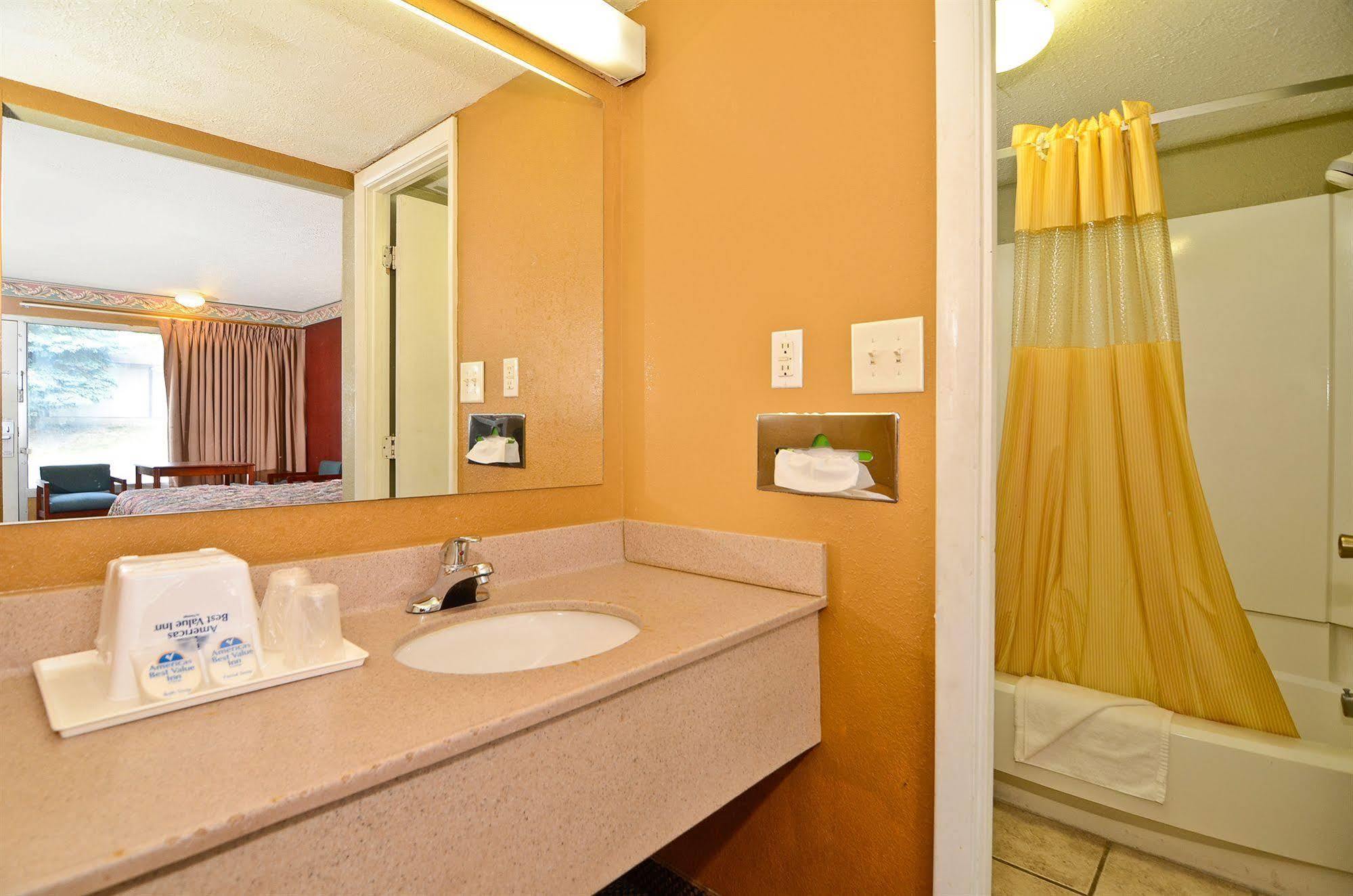 Red Roof Inn Indianapolis East Экстерьер фото